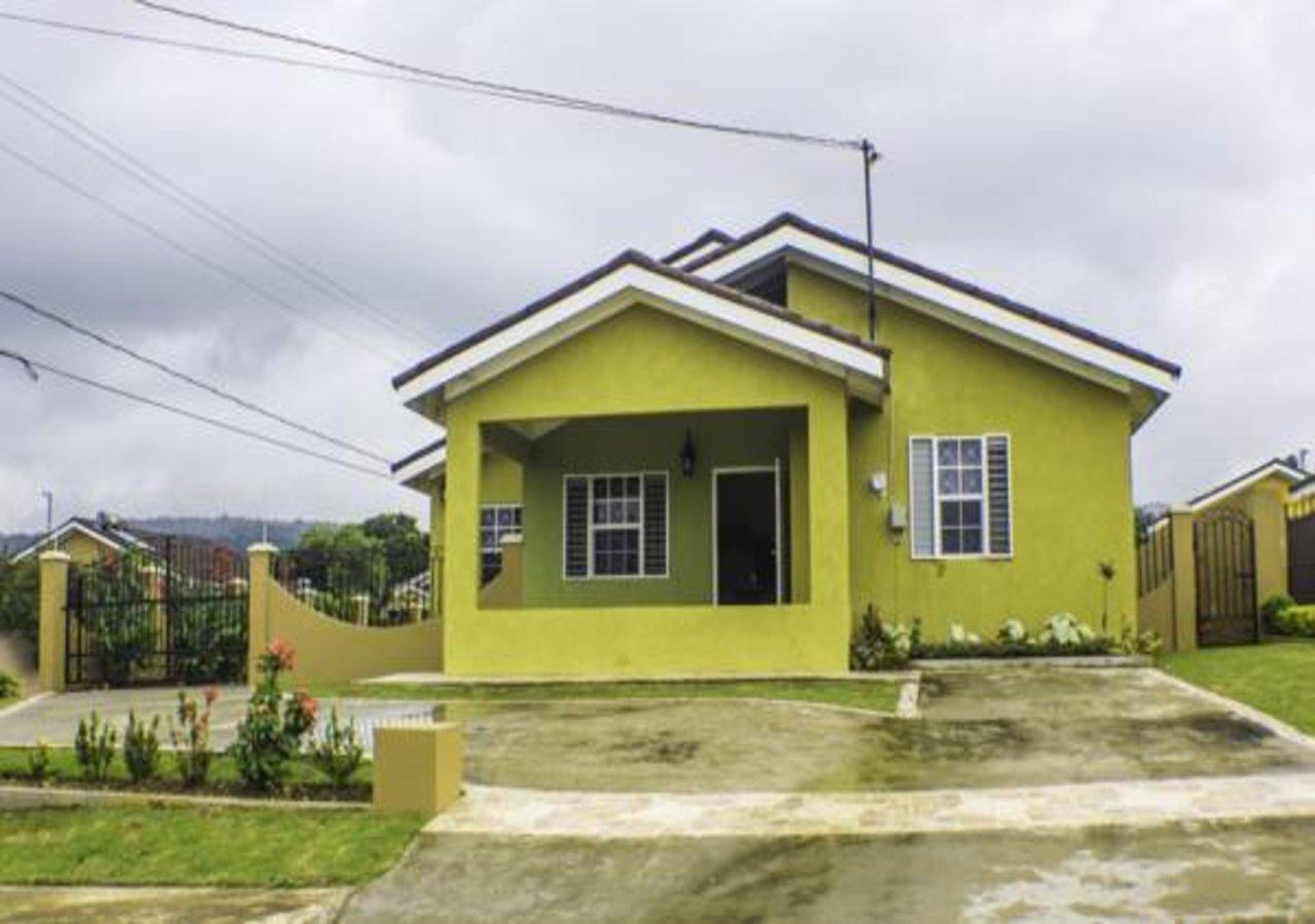 N2N Suites - Ochio Rios Vacation Home Ocho Rios Buitenkant foto