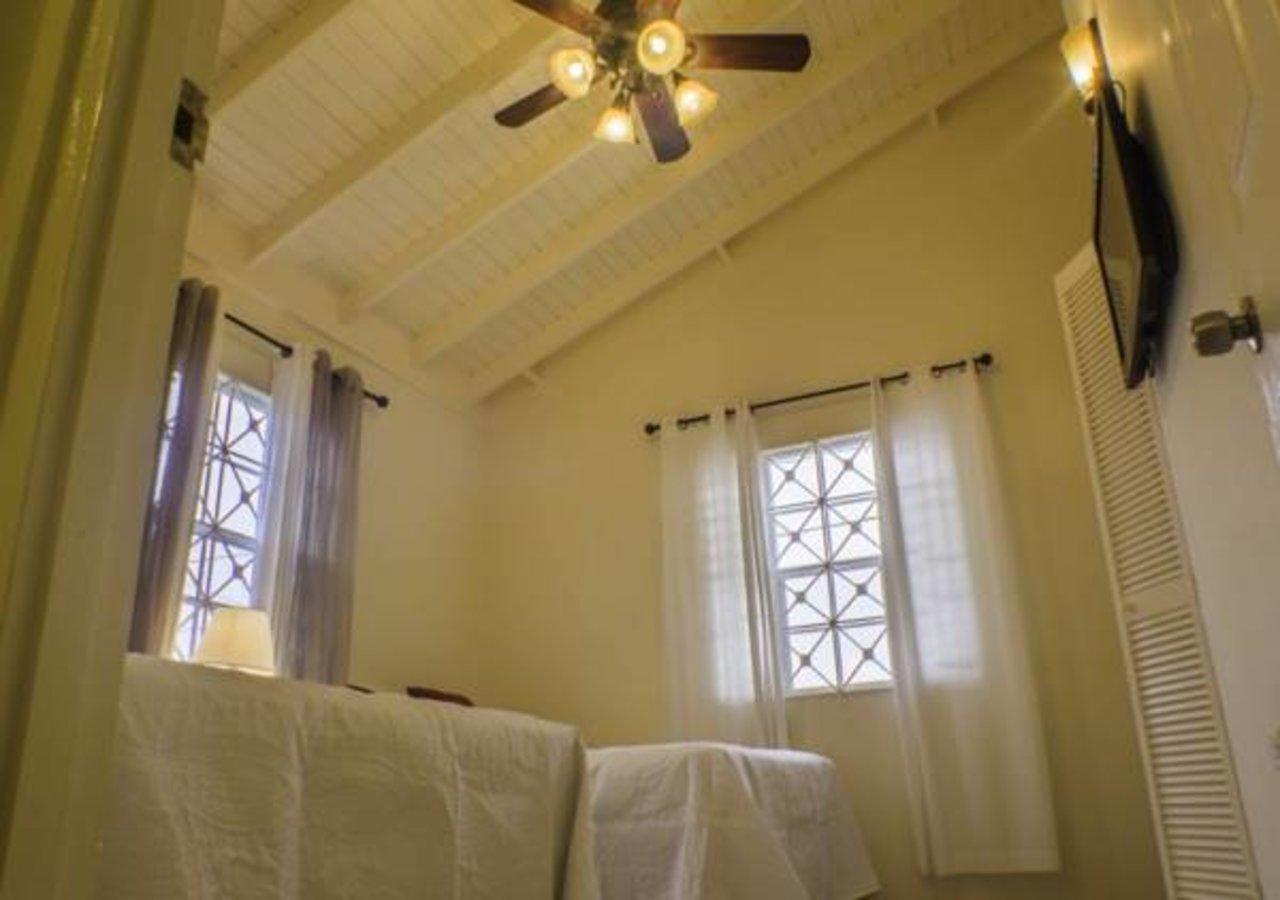 N2N Suites - Ochio Rios Vacation Home Ocho Rios Buitenkant foto