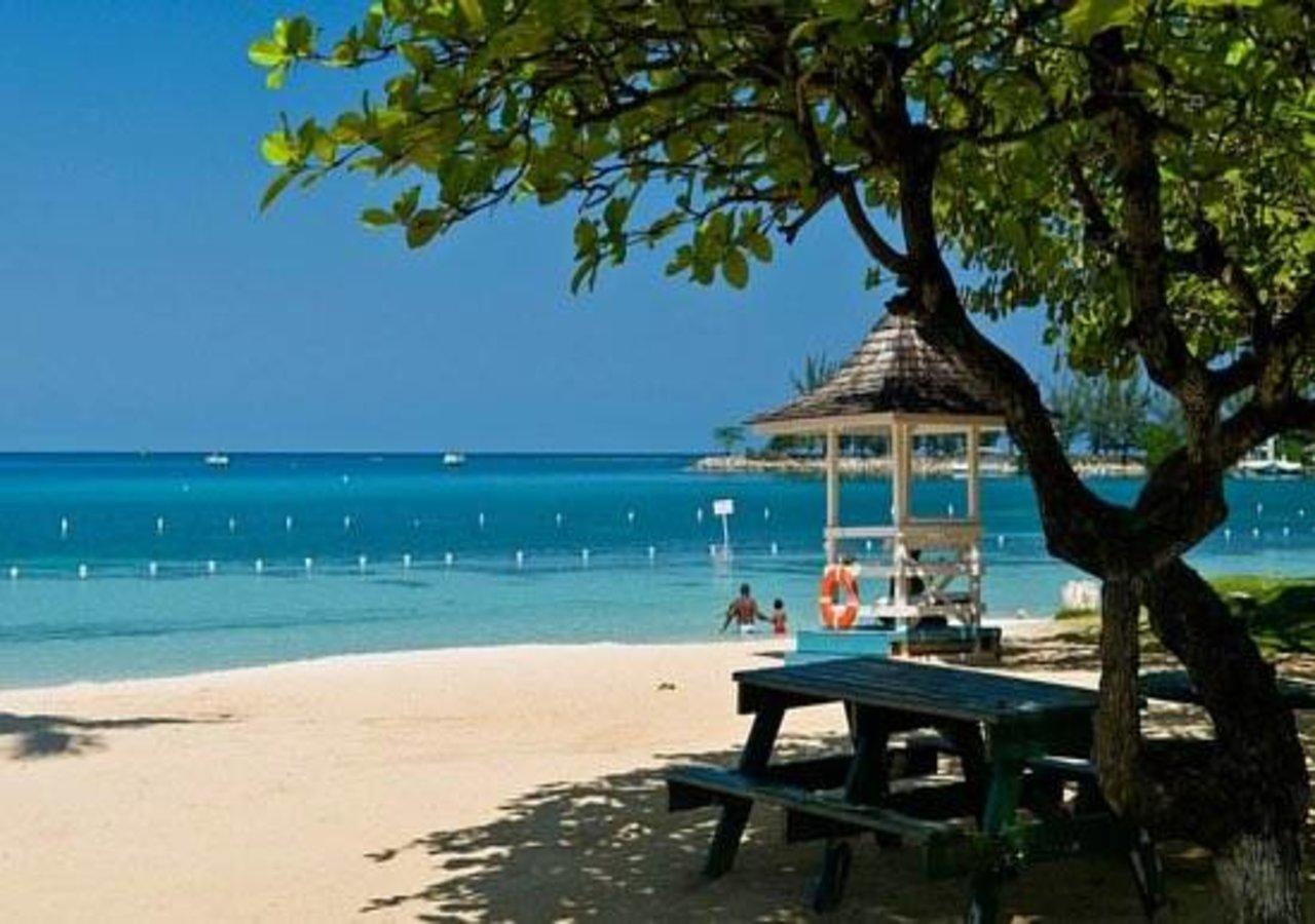 N2N Suites - Ochio Rios Vacation Home Ocho Rios Buitenkant foto