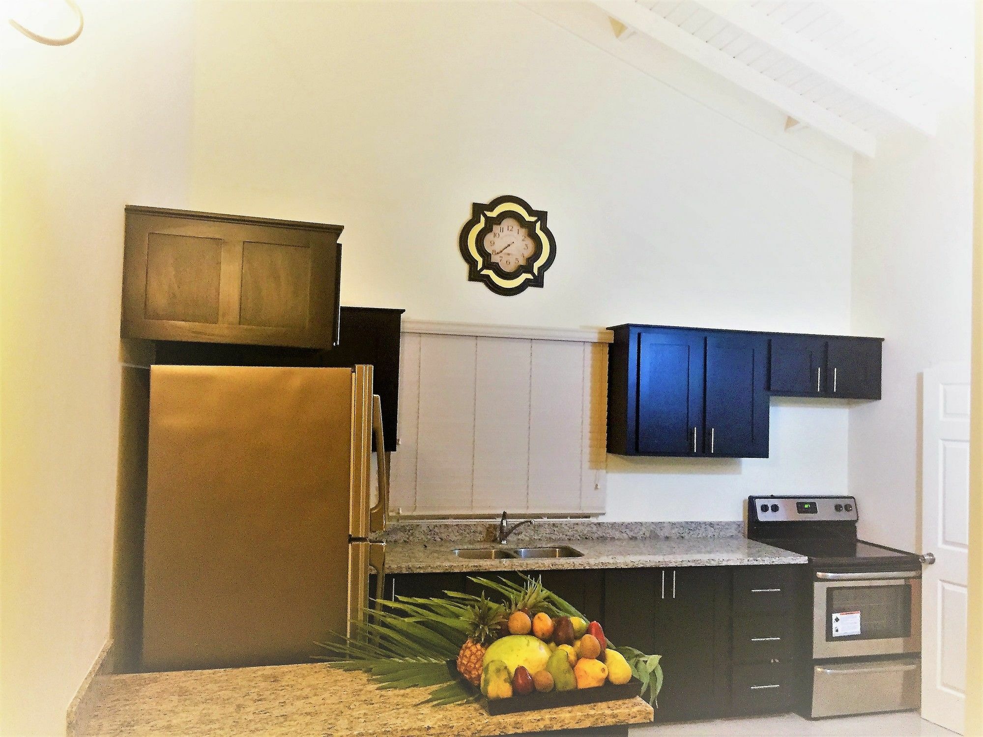 N2N Suites - Ochio Rios Vacation Home Ocho Rios Buitenkant foto